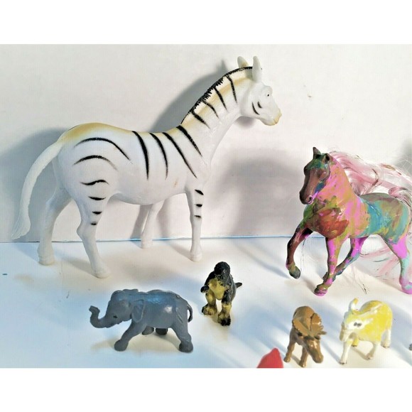 Lot 18 Plastic Toy Animals -Horses Lion Bear Zebra Safari Pony Giraffe Elephant - Picture 4 of 5